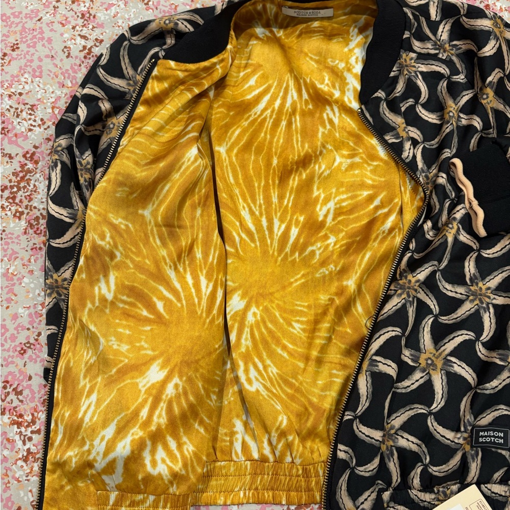 Scotch & Soda Reversible Black and Yellow Bomber Jacket - Picture 5 of 13
